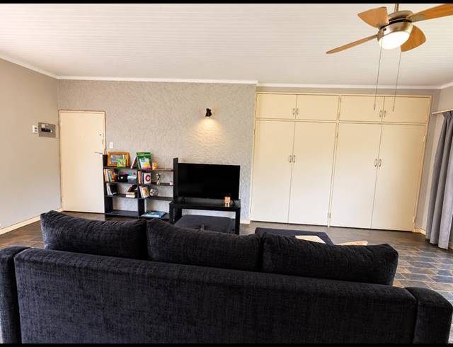 1 BEDROOM TOWNHOUSE FOR SALE IN ELDORAIGNE